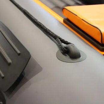 PVC ou Hypalon : quel matériau choisir pour les boudins d’un semi-rigide ?